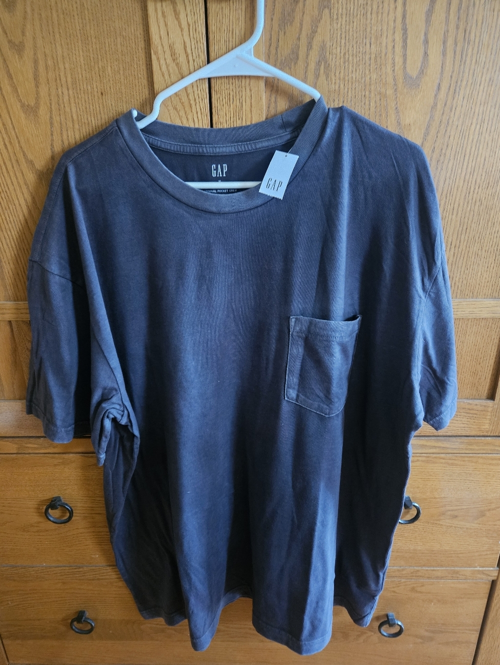 GAP Men's Dark Gray Pocket Tee